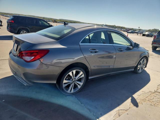 WDDSJ4EB8JN527222 - 2018 MERCEDES-BENZ CLA 250 ნაცრისფერი ფოტო 3