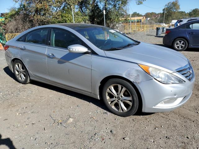 5NPEC4AC5DH504436 - 2013 HYUNDAI SONATA SE SILVER photo 4