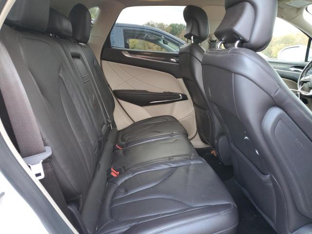 5LMCJ3D94KUL48389 - 2019 LINCOLN MKC RESERVE თეთრი ფოტო 11