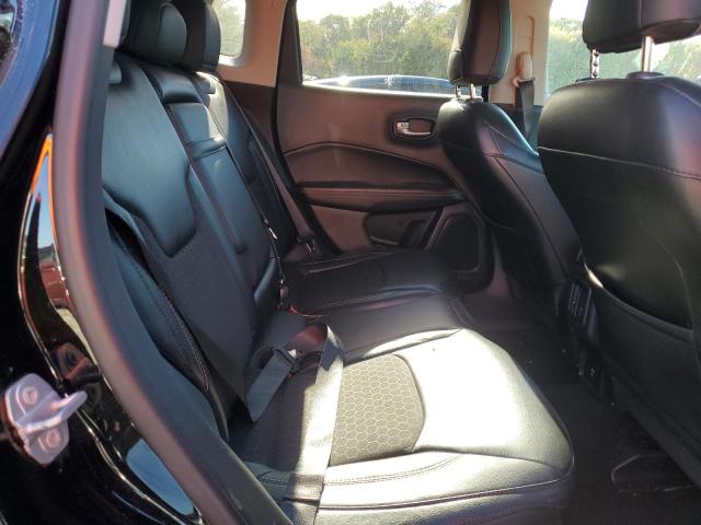 3C4NJDBB8JT481256 - 2018 JEEP COMPASS LATITUDE Қара фото 11