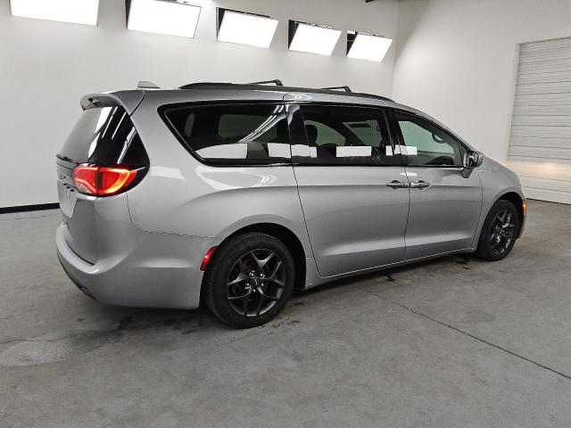 2C4RC1EG9JR332696 - 2018 CHRYSLER PACIFICA TOURING L PLUS WHITE photo 3