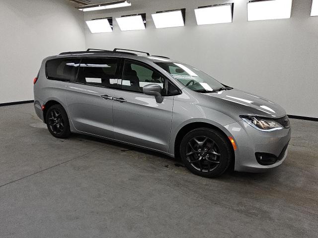 2C4RC1EG9JR332696 - 2018 CHRYSLER PACIFICA TOURING L PLUS WHITE photo 4