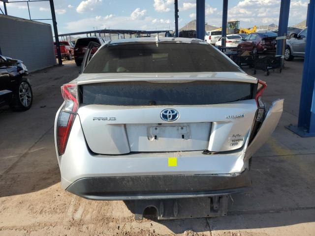 JTDKARFU2J3545699 - 2018 TOYOTA PRIUS SILVER photo 10