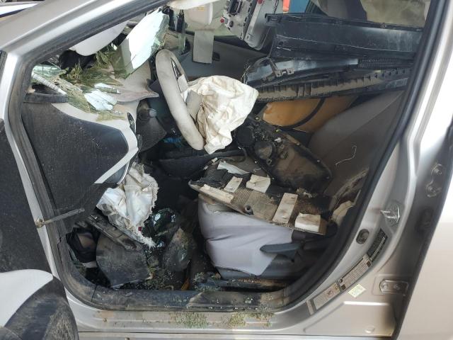 JTDKARFU2J3545699 - 2018 TOYOTA PRIUS SILVER photo 12