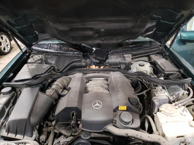 WDBJH82J01X048333 - 2001 MERCEDES-BENZ E 320 4MATIC GREEN photo 12