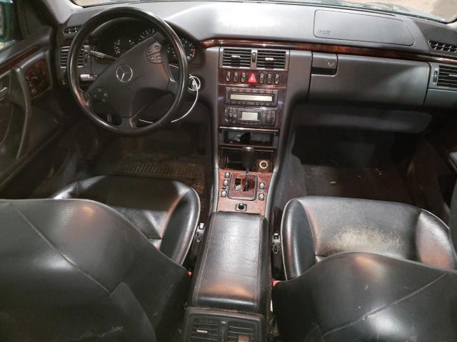 WDBJH82J01X048333 - 2001 MERCEDES-BENZ E 320 4MATIC GREEN photo 8