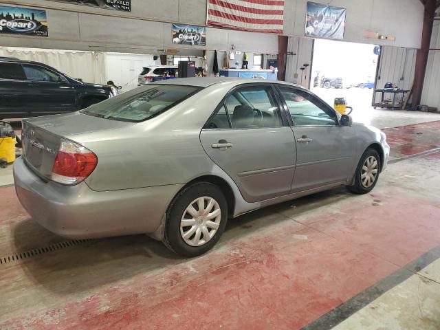 4T1BE32K75U620317 - 2005 TOYOTA CAMRY LE 银色 照片 3