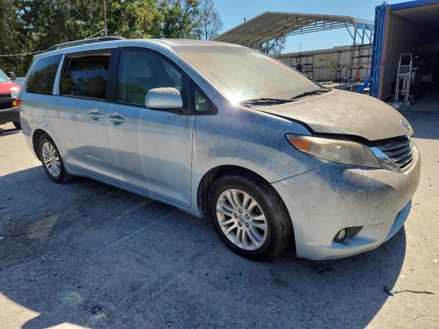 5TDYK3DC1GS719400 - 2016 TOYOTA SIENNA XLE BLUE photo 4