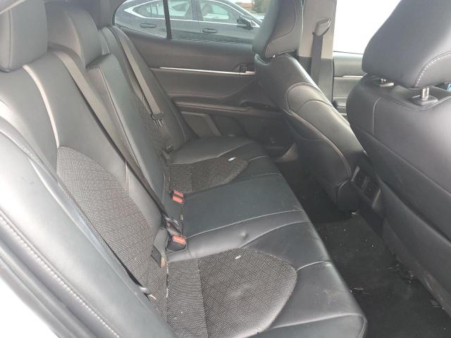 4T1B61HK5JU144085 - 2018 TOYOTA CAMRY XSE WHITE photo 10