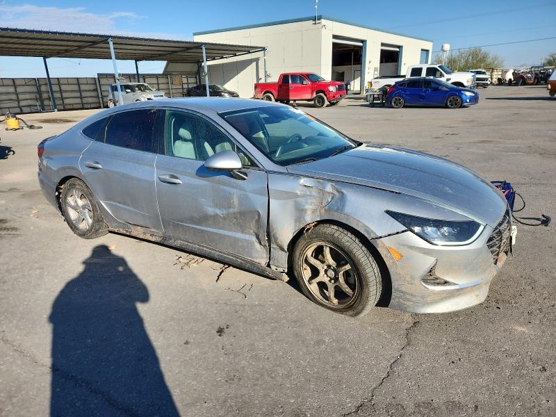 5NPEG4JAXMH075717 - 2021 HYUNDAI SONATA SE Silber Foto 4