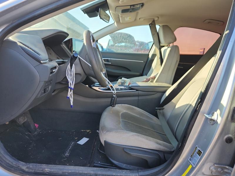 5NPEG4JAXMH075717 - 2021 HYUNDAI SONATA SE Silber Foto 7