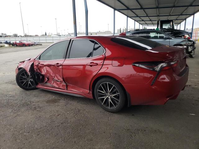 4T1G11AK3PU115966 - 2023 TOYOTA CAMRY SE NIGHT SHADE RED photo 2
