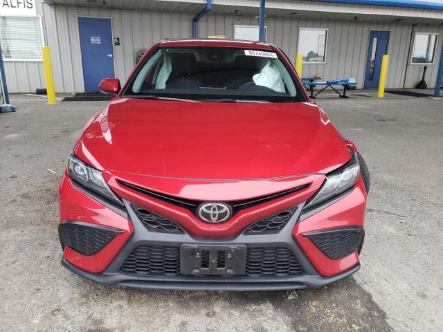 4T1G11AK3PU115966 - 2023 TOYOTA CAMRY SE NIGHT SHADE RED photo 5