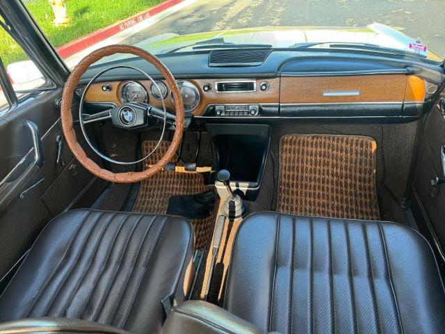 1326213 - 1967 BMW 2000 GOLD photo 9