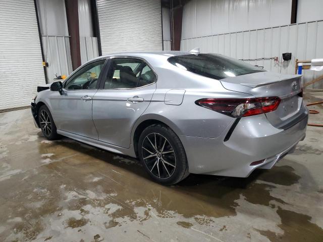 4T1S11AK2PU736173 - 2023 TOYOTA CAMRY SE NIGHT SHADE SILVER photo 2