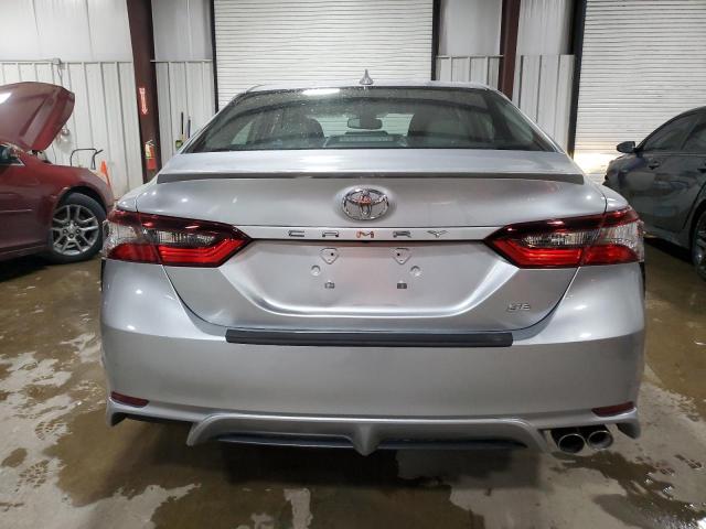 4T1S11AK2PU736173 - 2023 TOYOTA CAMRY SE NIGHT SHADE SILVER photo 6