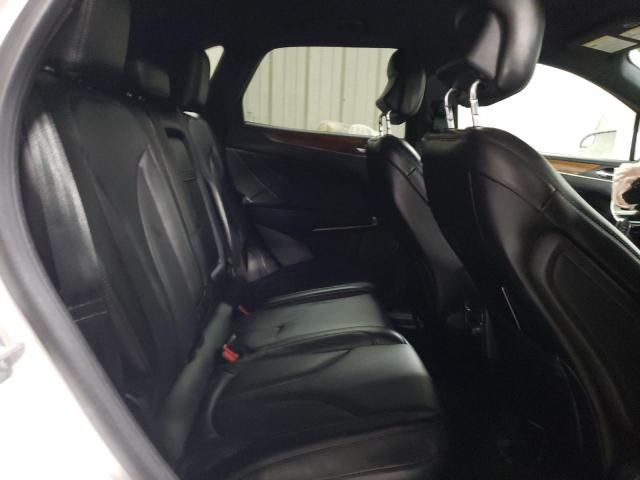 5LMCJ2D98JUL04694 - 2018 LINCOLN MKC SELECT Weiß Foto 10