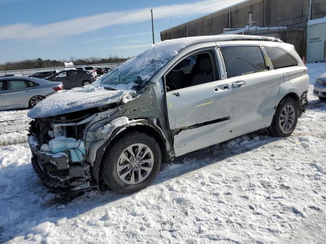 2021 TOYOTA SIENNA LE, 