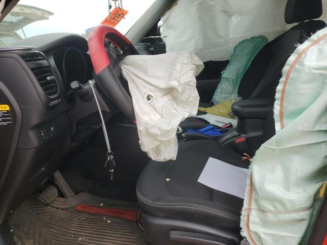 KNDJP3A53H7427221 - 2017 KIA SOUL + RED photo 7