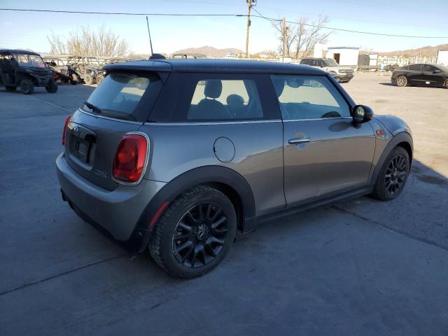 WMWXP5C59J2D71856 - 2018 MINI COOPER GRAY photo 3