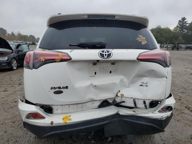 JTMBFREV0JJ244646 - 2018 TOYOTA RAV4 LE أبيض صورة 6