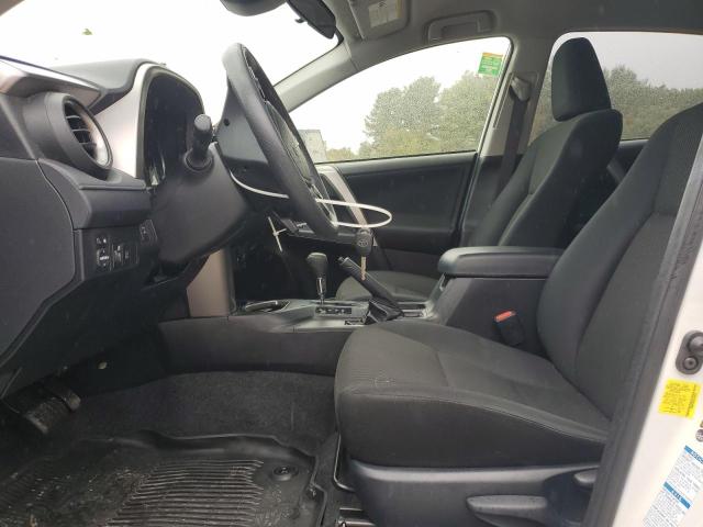 JTMBFREV0JJ244646 - 2018 TOYOTA RAV4 LE أبيض صورة 7