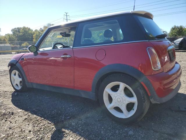 WMWRC33403TE18754 - 2003 MINI COOPER RED photo 2