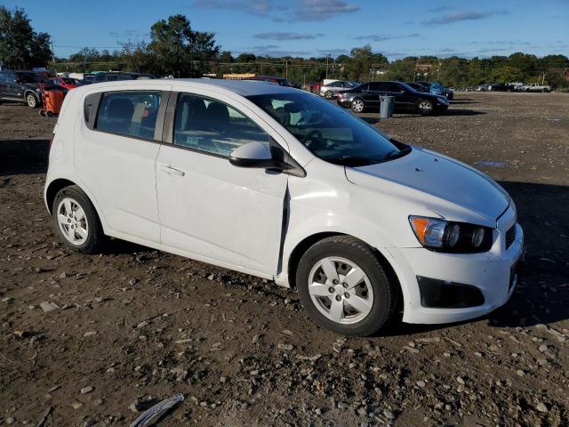 1G1JA6SG5F4186031 - 2015 CHEVROLET SONIC LS WHITE photo 4