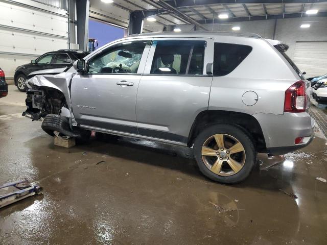 1C4NJDEBXGD721806 - 2016 JEEP COMPASS LATITUDE Արծաթագույն լուսանկար 2