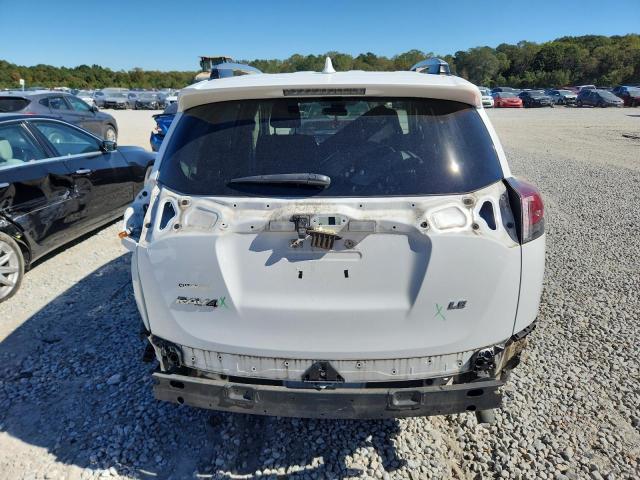 JTMZFREV3JJ202275 - 2018 TOYOTA RAV4 LE Weiß Foto 6