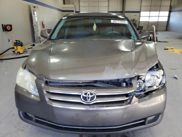 4T1BK36BX5U018563 - 2005 TOYOTA AVALON XL GREEN photo 5