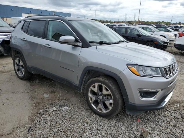 3C4NJDCB4LT215993 - 2020 JEEP COMPASS LIMITED SILVER photo 4