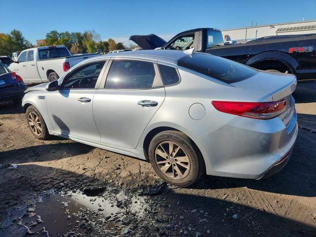 5XXGT4L35JG226702 - 2018 KIA OPTIMA LX Silber Foto 2