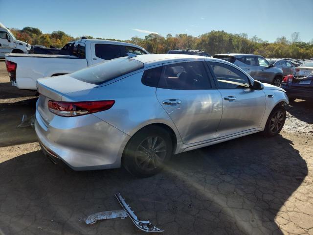 5XXGT4L35JG226702 - 2018 KIA OPTIMA LX Silber Foto 3