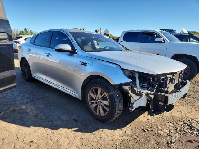 5XXGT4L35JG226702 - 2018 KIA OPTIMA LX Silber Foto 4