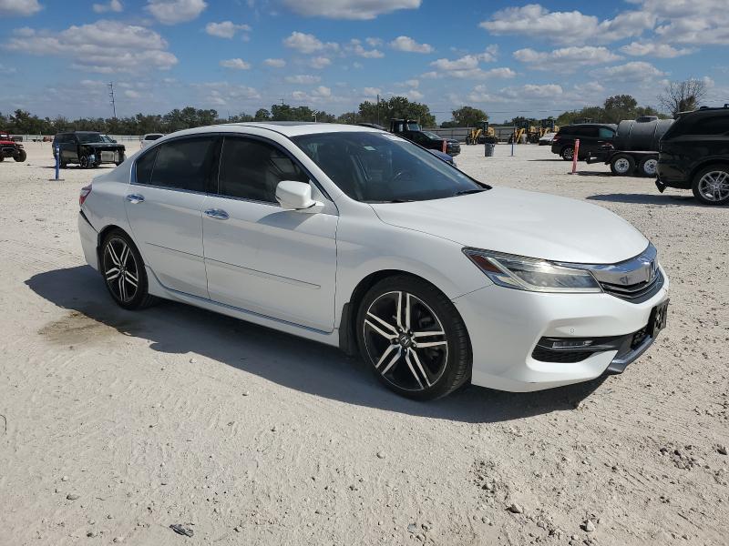 1HGCR3F91HA025247 - 2017 HONDA ACCORD TOURING WHITE photo 4
