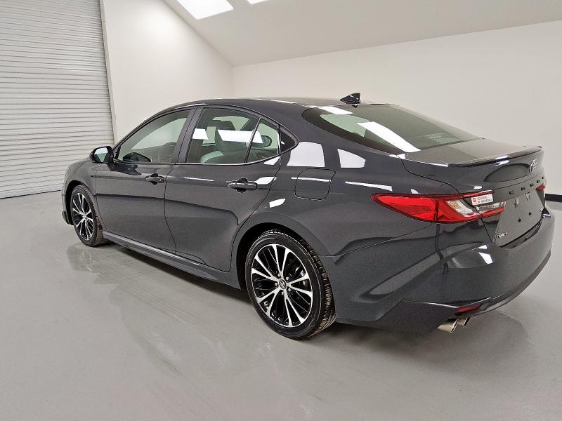 4T1DAACK7SU173605 - 2025 TOYOTA CAMRY XSE GRAY photo 2