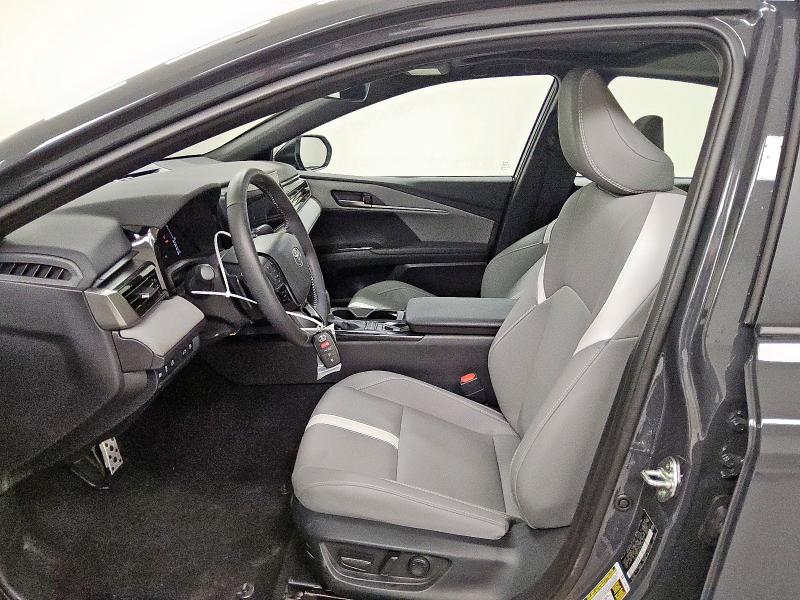 4T1DAACK7SU173605 - 2025 TOYOTA CAMRY XSE GRAY photo 7