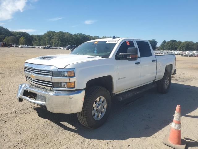 1GC1KUEY6HF139580 - 2017 CHEVROLET SILVERADO K2500 HEAVY DUTY WHITE photo 2