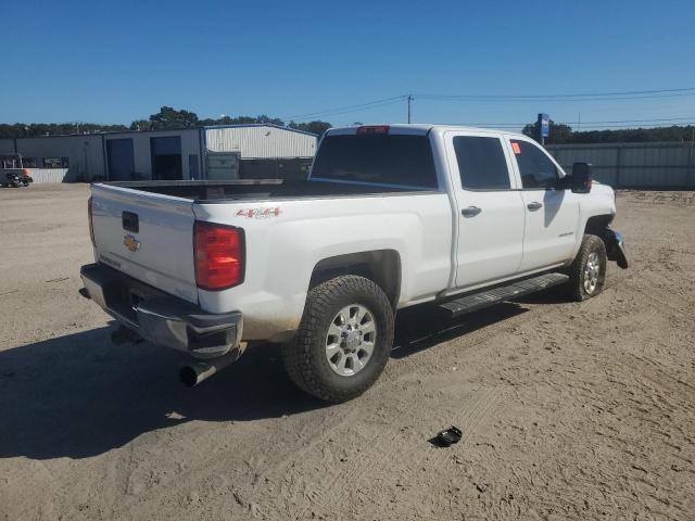 1GC1KUEY6HF139580 - 2017 CHEVROLET SILVERADO K2500 HEAVY DUTY WHITE photo 4