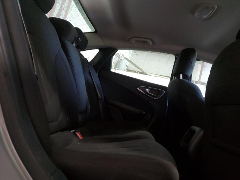 1C3CCCFB2FN634666 - 2015 CHRYSLER 200 LX SILVER photo 10