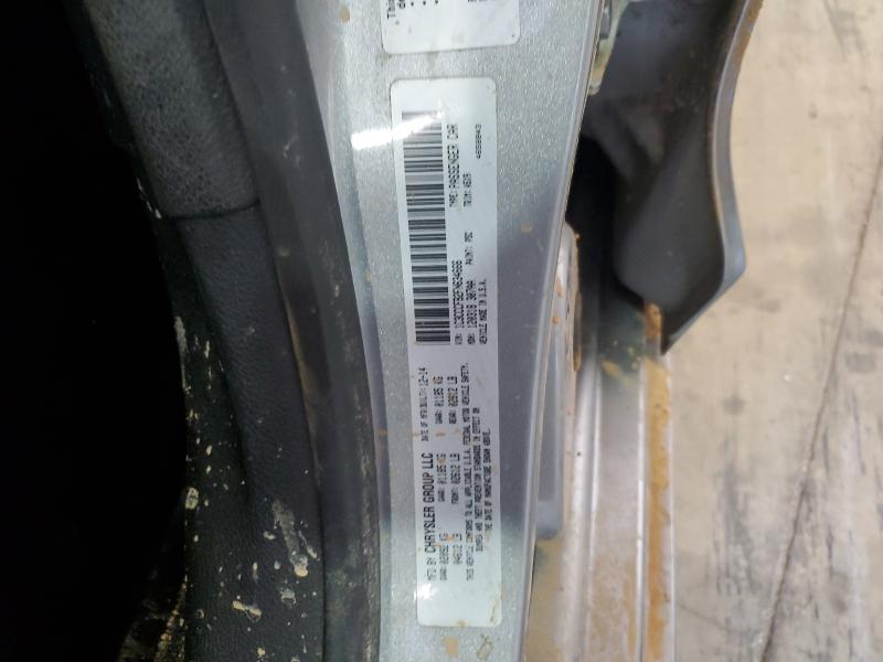 1C3CCCFB2FN634666 - 2015 CHRYSLER 200 LX SILVER photo 12