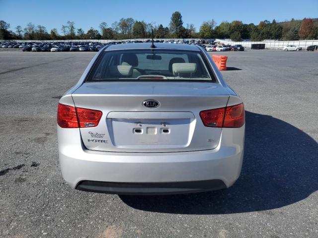 KNAFU4A29D5725205 - 2013 KIA FORTE EX 银色 照片 6