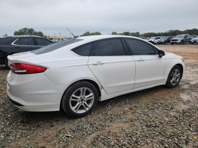 3FA6P0HD5JR228628 - 2018 FORD FUSION SE Blanco foto 3