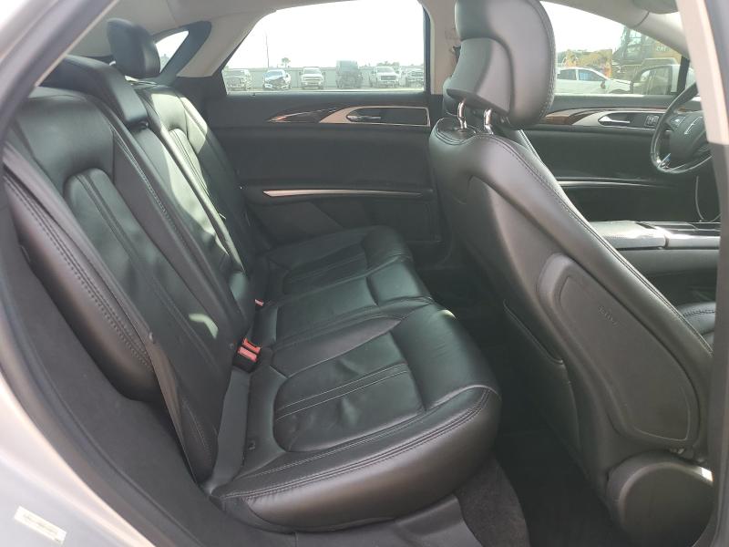 3LN6L2J98ER828715 - 2014 LINCOLN MKZ SILVER photo 10