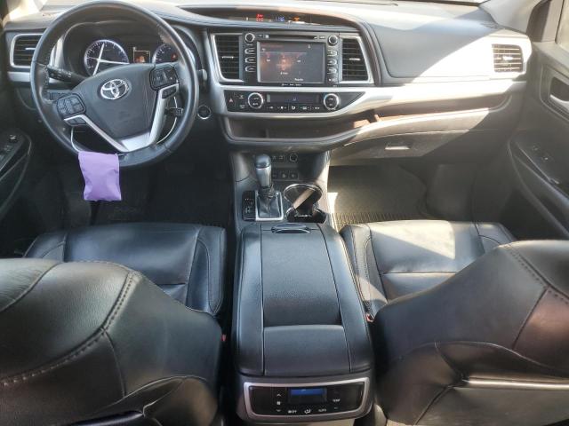 5TDJZRFHXJS544032 - 2018 TOYOTA HIGHLANDER SE Szary zdjęcie 8