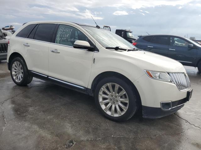 2LMDJ6JK2DBL32821 - 2013 LINCOLN MKX WHITE photo 4
