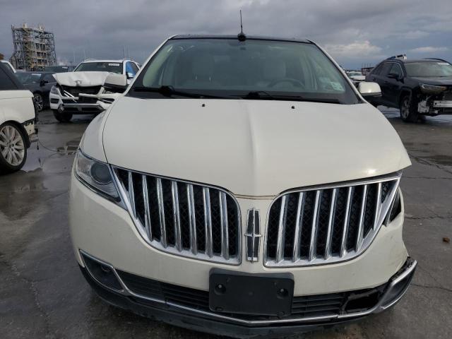 2LMDJ6JK2DBL32821 - 2013 LINCOLN MKX WHITE photo 5