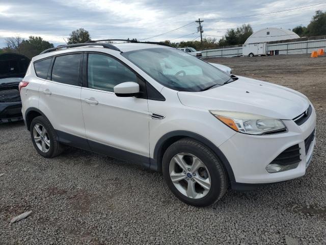 1FMCU9GX7DUD82627 - 2013 FORD ESCAPE SE WHITE photo 4