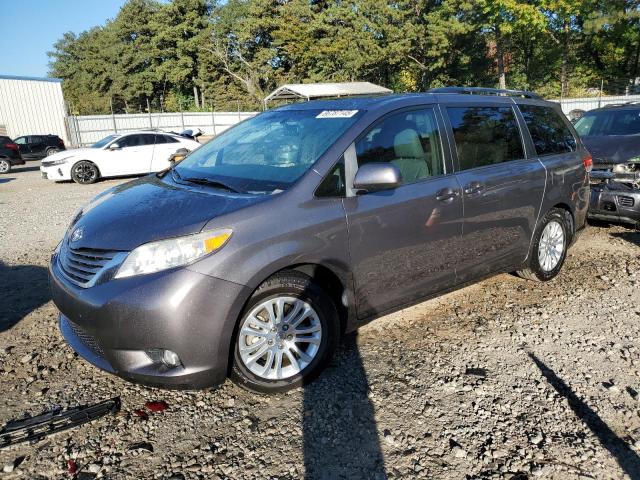2011 TOYOTA SIENNA XLE, 